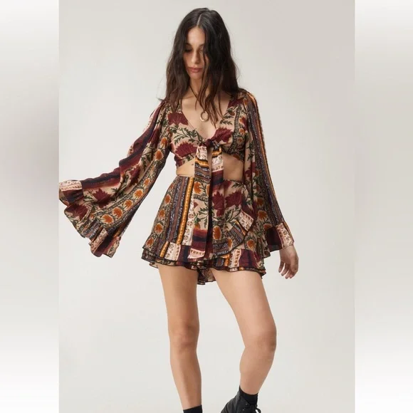 NWT NASTYGAL- Floral Stripe Frill Hem Wrap Skort size 8 and 10 - Picture 3 of 4